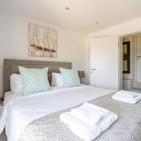 Villa Blue Views With Heated Pool & Jacuzzi *