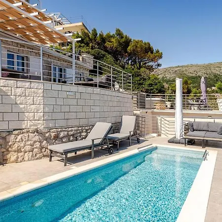 Blue Views With Heated Pool & Jacuzzi Villa