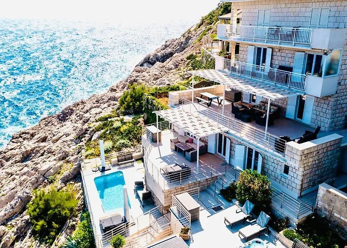 Blue Views With Heated Pool & Jacuzzi فيلة