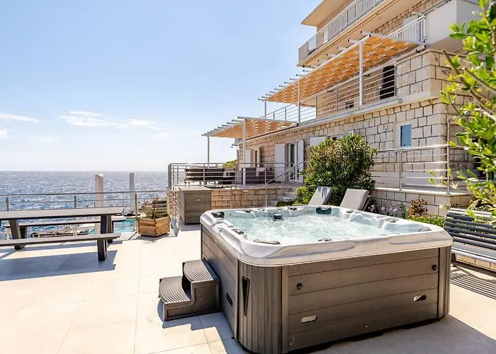 Blue Views With Heated Pool & Jacuzzi Βίλα *