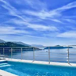 Blue Views With Heated Pool & Jacuzzi *