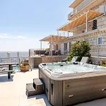 Blue Views With Heated Pool & Jacuzzi Βίλα *