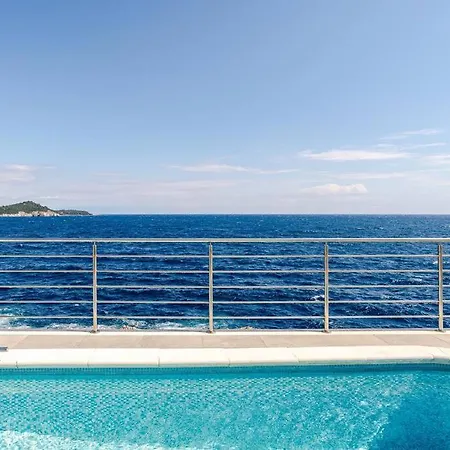 Blue Views With Heated Pool And Jacuzzi